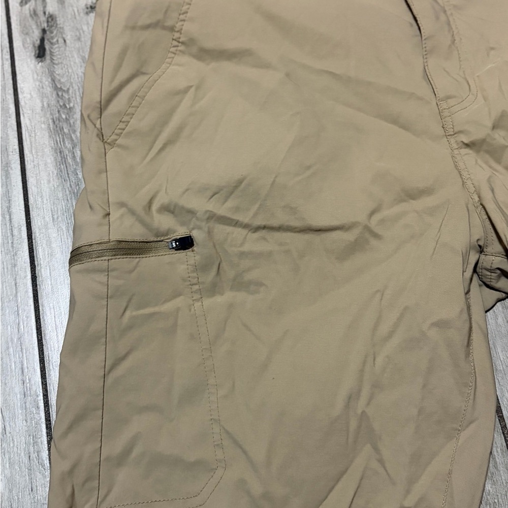Men’s used size 36 khaki flat front Eddie Bauer shorts beige Pre own items are a - Picture 2 of 5